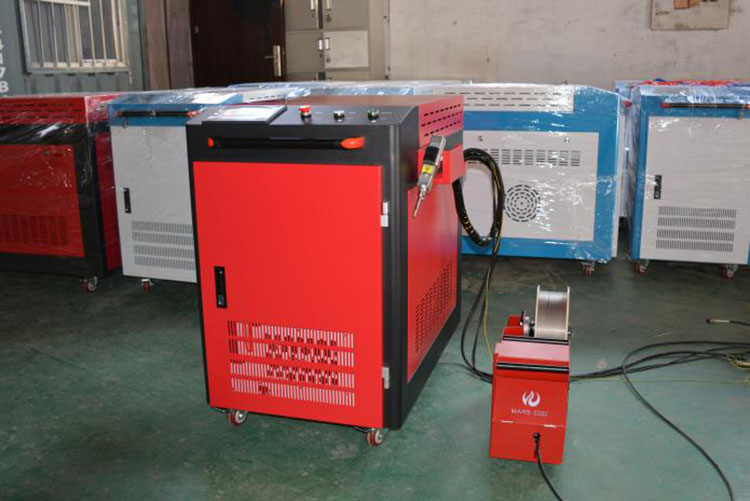 Pangopènan mesin welding laser